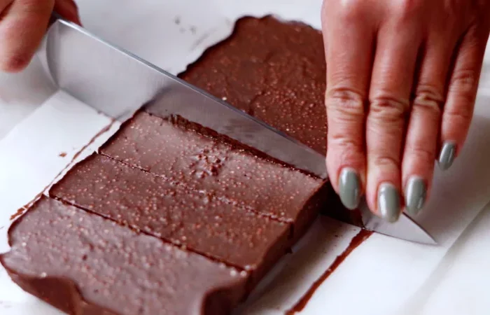 comment couper barres au chocolat couteau papier sulfurise