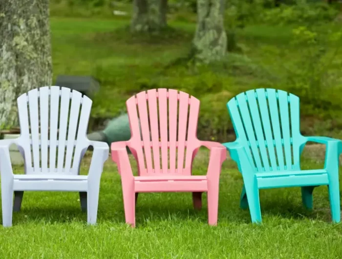 comment nettoyer des chaises en plastique de couleur