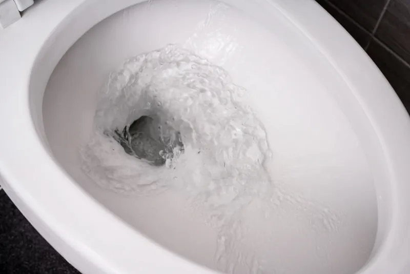 comment nettoyer le fond des toilettes tres entartrees