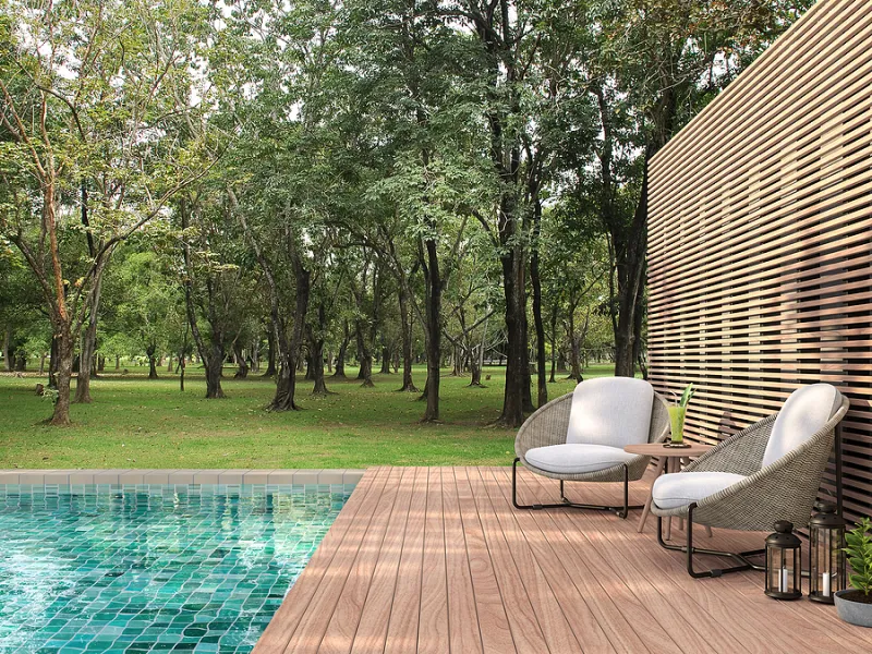 exemple d écran de bois barrière exterieur amenagement piscine moderne séparation bois