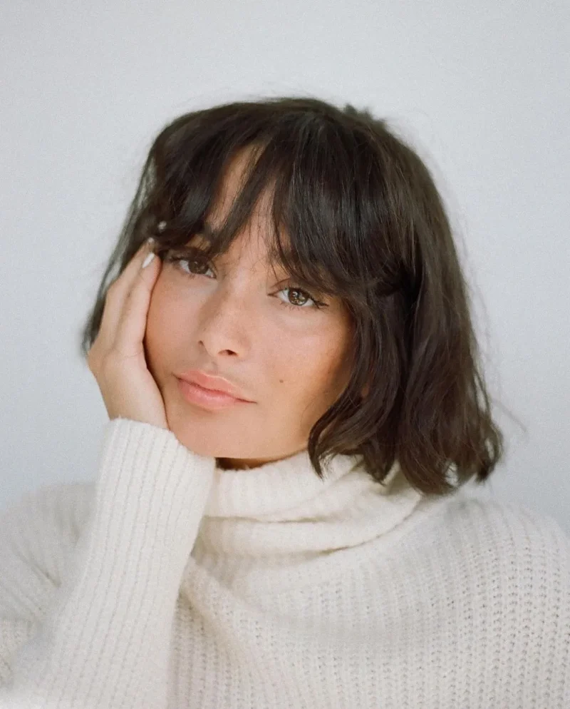exemple de coupe de cheveux carré femme french bob avec frange rideau
