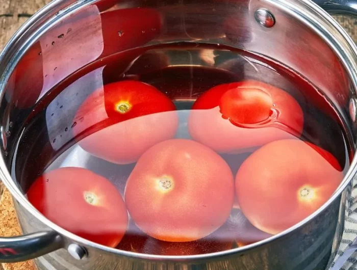 la bonne technique pour enlever peau tomate facilement et sans stress