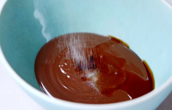 pincee sel extrait de vanille chocolat fondu bol preparation creme chocolat
