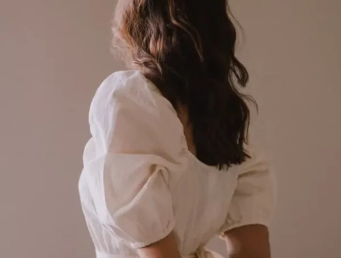 robe blanche avec noeud sur le dos style romantique