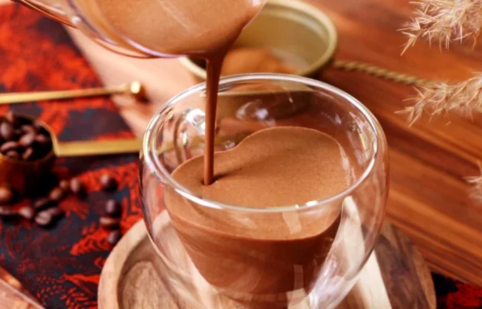 verser le smoothie dans une tasse recette que manger le matin pour avoir de lénergie exemple de smoothie minceur énergie