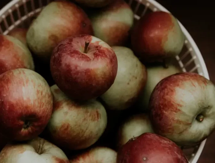 comment conserver les pommes au congelateur un bol plein de pommes