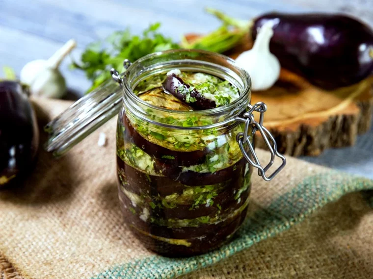 aubergine en bocaux à l'huile d'olive