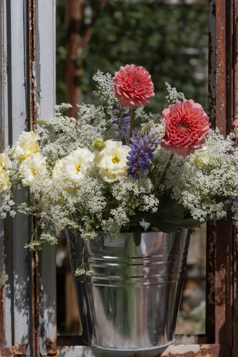 bouquet fleurs pot metal
