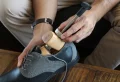 Comment élargir des chaussures en cuir ou de sport ? Trucs et astuces pour les assouplir et les agrandir ?