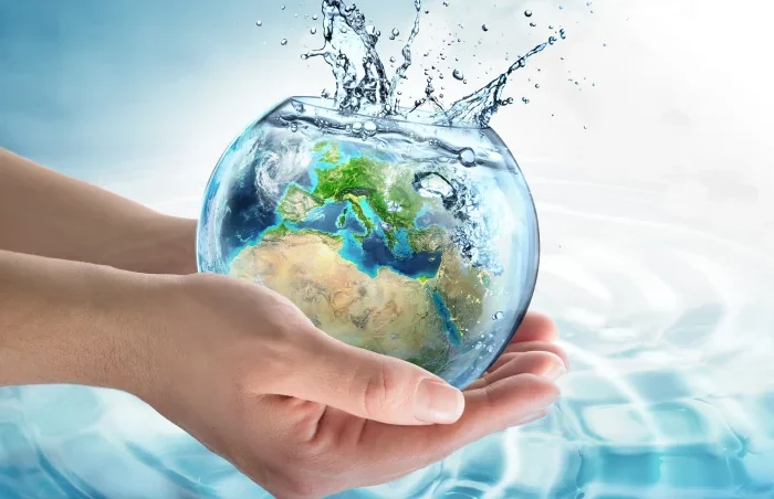 main globe eau blue economiser facture eau sauver la planete