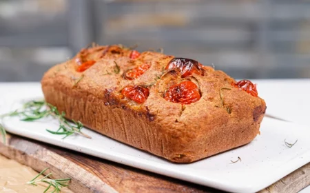 pain maison romarin farine et tomates