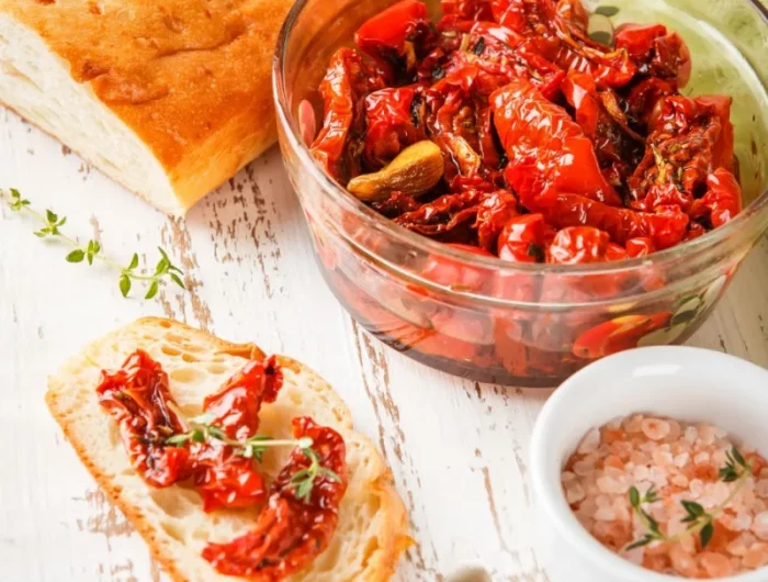 que faire avec des tomates séchée toast aux tomates séchées maison