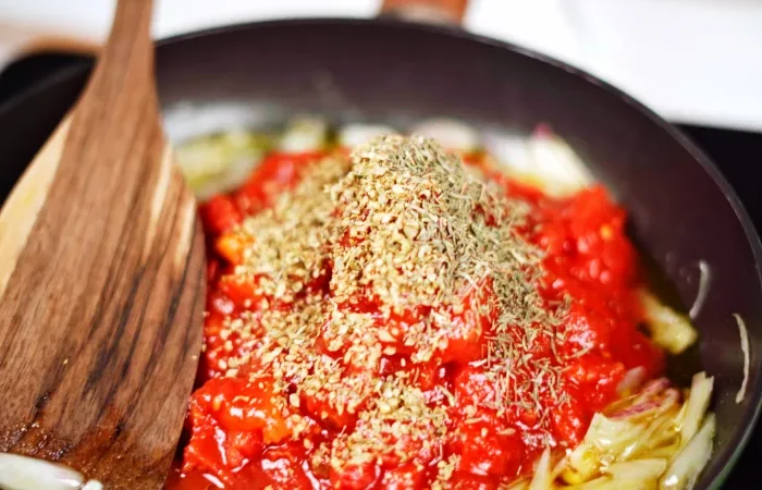 quelles epices pour une sauce tomate thym séché idée accompagnement aubergines