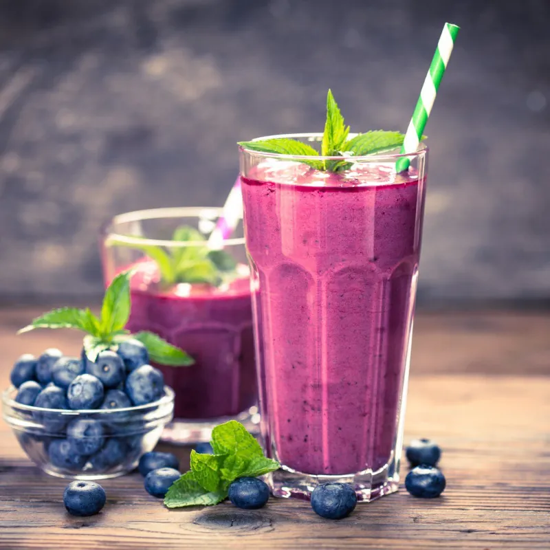 smoothie aux baies d acai et menthe pour petit dejeuner