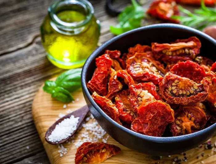 tomates séchées maison comment faire sécher les tomates naturellement au soleil au four et au déshydrateur