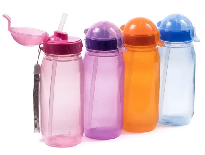 toxicité des bouteilles en plastiques sont elledangereuses quel est le plastique le moins toxique bouteilles de differentes couleurs