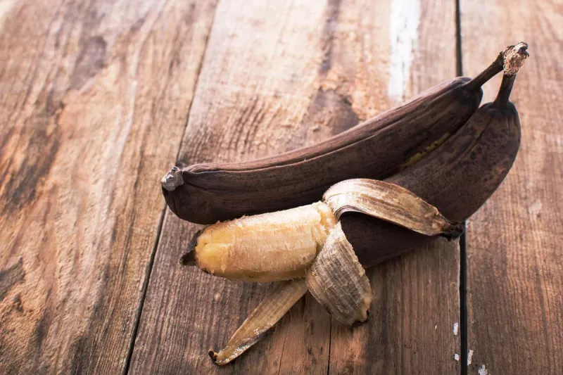 pourquoi la banane devient marron une banane avec peau marron