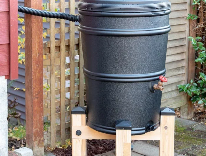 fabriquer un récupérateur d eau de pluie avec une poubelle projet de bricolage