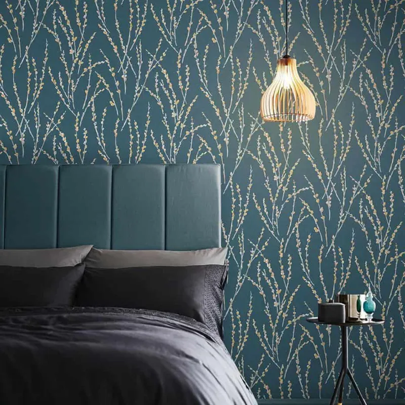 mur a motif floral dans la chambre a coucher