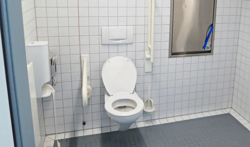 nettoyage wc produit maison carrelage bain blanc cuvette wc