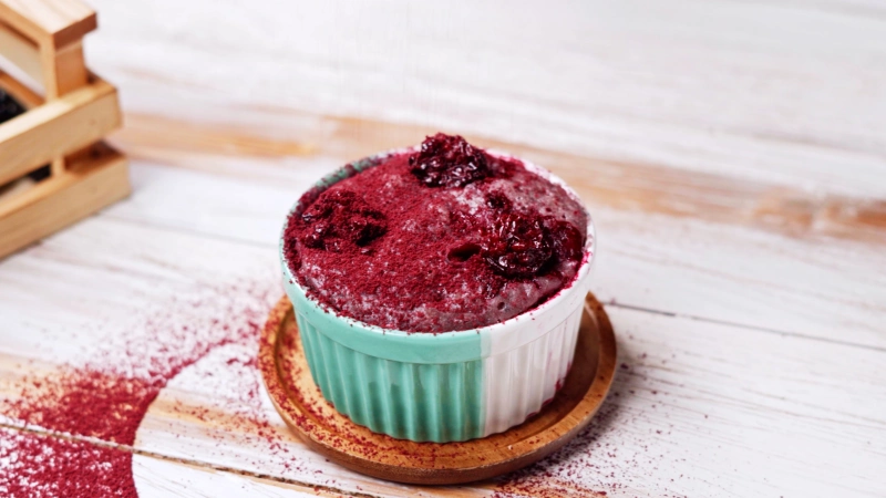 recette de mug cake aux mures vegan