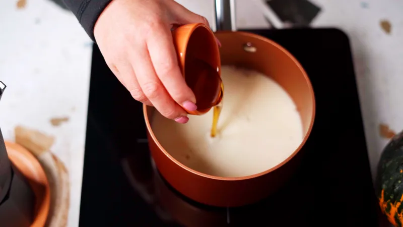 ajouter le sirop d érable exemple recette latte maison aux épices et courge
