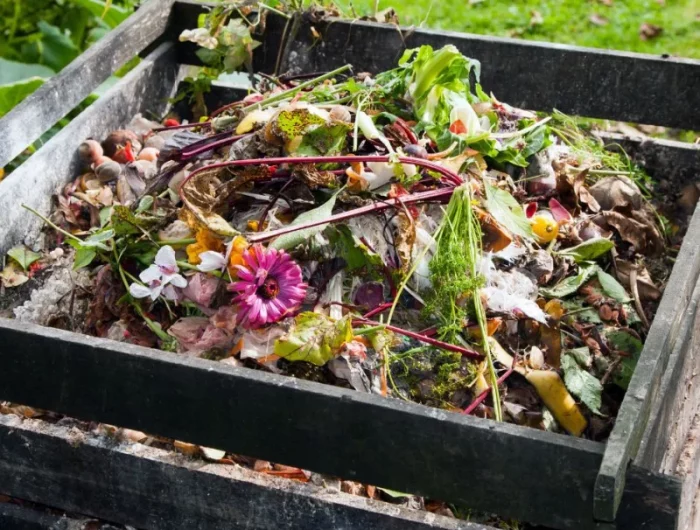 bac à compost moucherons comment éloigner les moucherons du compost tenir à côté