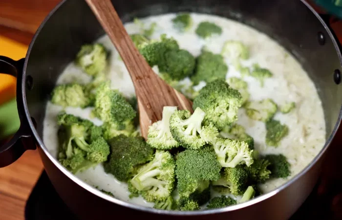 brocolis bouquets recette soupe facile cuillere bois poele
