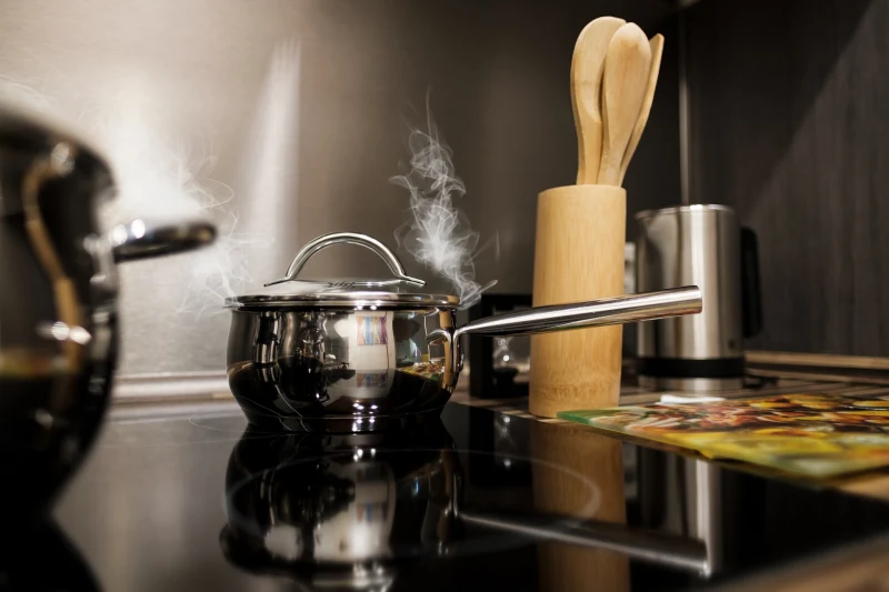 casserole cuisson poele entretien cuisine nettoyage cuillere bois