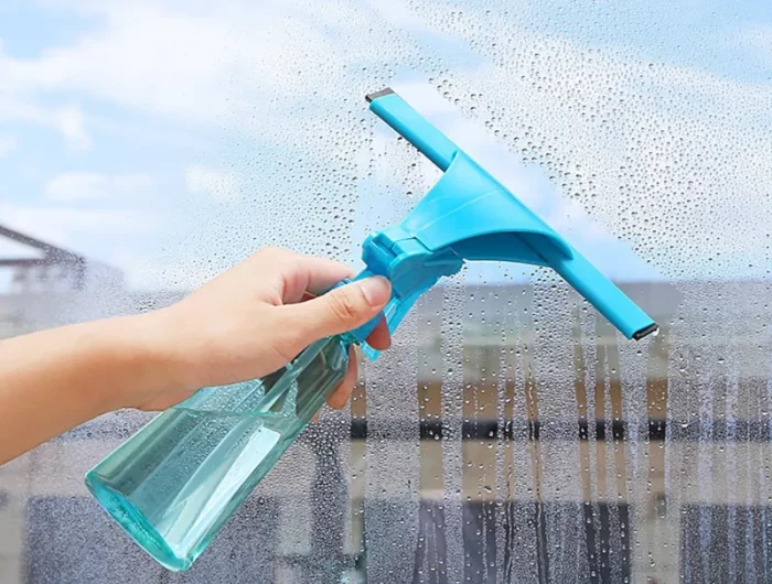 comment nettoyer les vitres avec une raclette