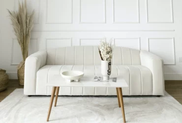 design interieur deco minimaliste couleurs neutres canape blanc