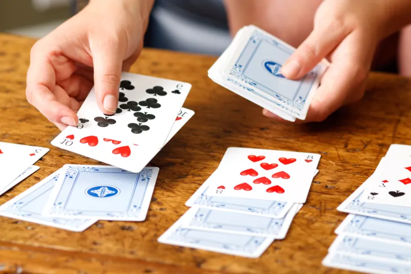 Karten spielen, um Ihr Gehirn zu trainieren