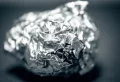 Mettre du papier d’aluminium dans le lave-vaisselle : voilà pourquoi !