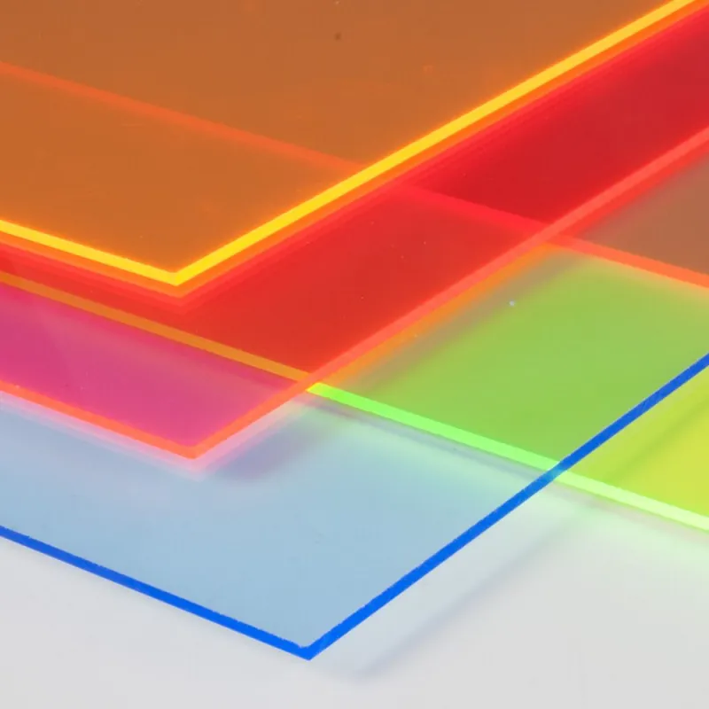 plaques de plexiglas de couleur