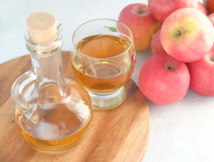 pourquoi boire vinaigre de cidre le soir bouteille fruit bienfaits