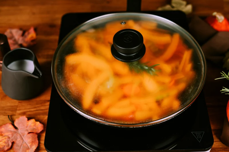 preparation veloute de potiron casserole couvercle