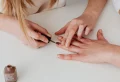 Manucure maison, conseils pour protéger et soigner ses ongles avant et après