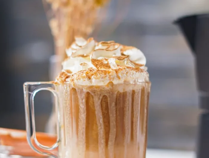 recette de cafe latte au lait de coco café expresso avec purée de citrouille et épices d automne