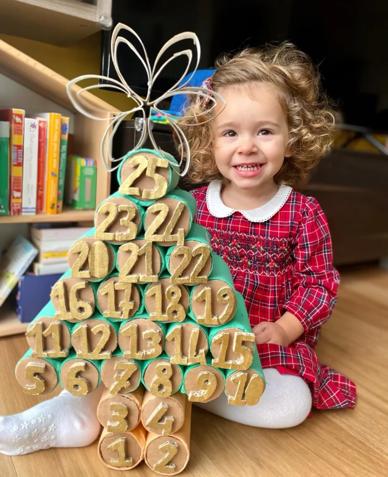 calendrier fait maison facile carton papier vert etoile diy chiffres