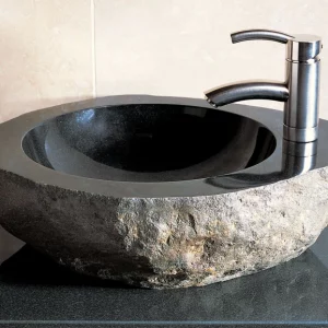 Comment enlever le calcaire sur un lavabo en pierre noire sans l'abîmer ? Les astuces à base de produits naturelles et bon marché !
