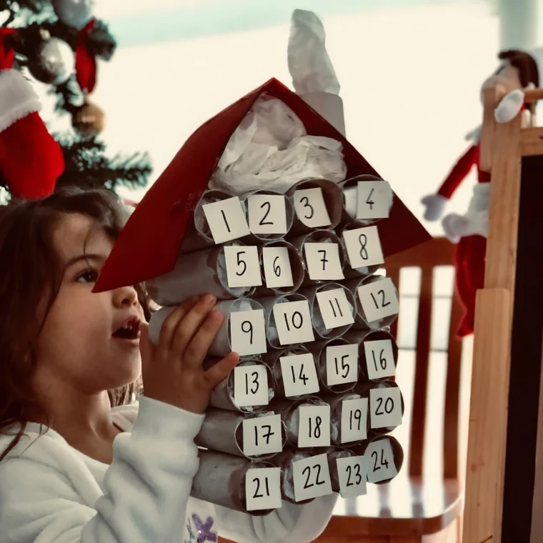 diy calendrier de l avent fille rouleaux wc recycles maison papier arbre noel