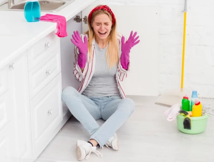 femme nettoyage gants protection outils chiffon produits nettoyant