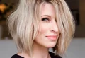 Quelle coiffure pour rajeunir une femme de 50 ans ? 9 idées capillaires à réaliser soi-même