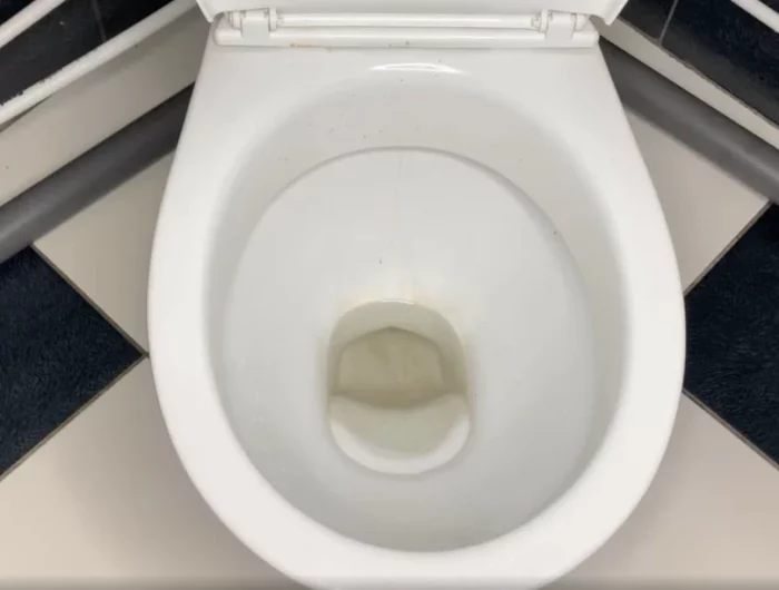 comment eviter le tartre dans les toilettes