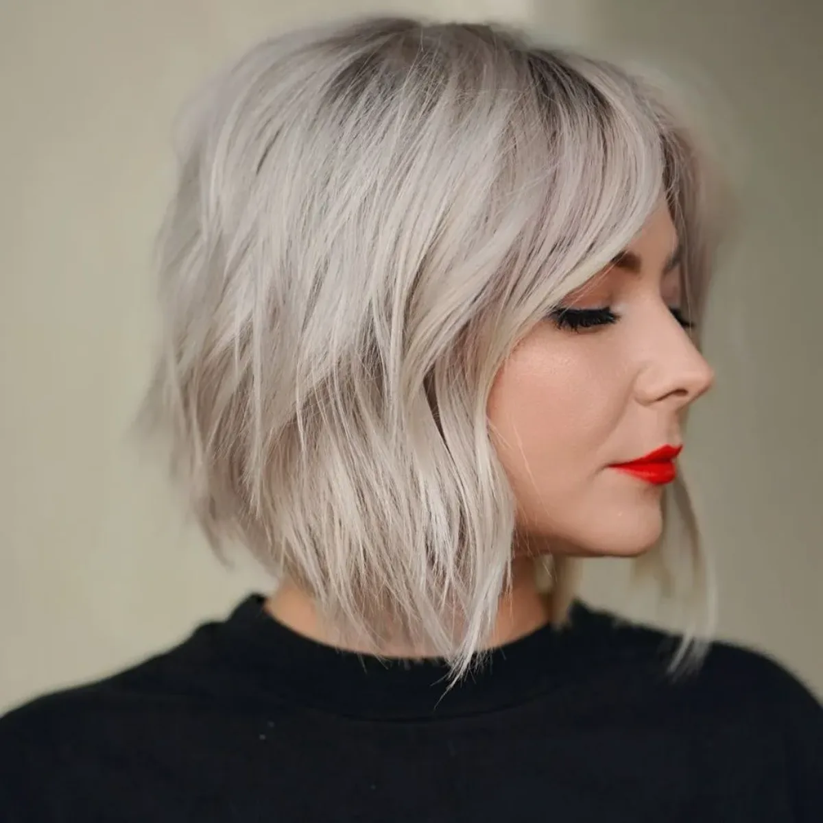 coupe carré dégradé plongeant cheveux colorés effet cheveux coiffé décoiffé coupe carré dégradé plongeant cheveux colorés effet cheveux coiffé décoiffé