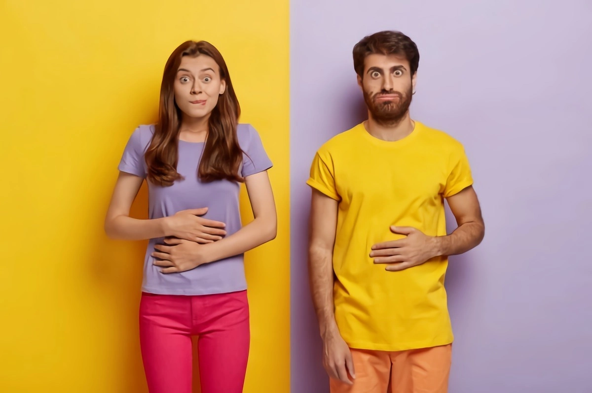 digestion facile avec des bananes homme et femme fond jaune