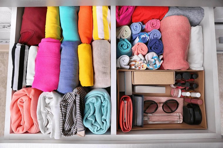 le pliage selon marie kondo avec la methode konmari qui vous garantit plus d espace et de fonctionnalite