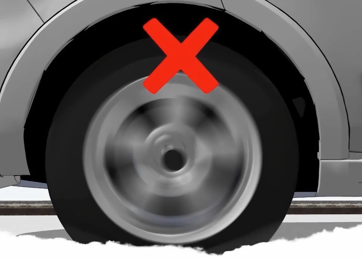 ne tourner pas la roue sur place de signant cette recommandation avec la croix rouge sur e pneu en mouvement