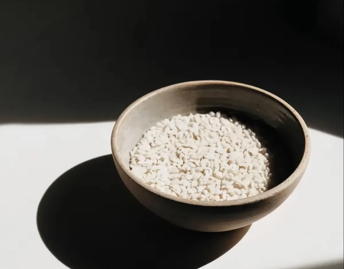 placer les fruits dans un bol de riz comment faire mûrir des kiwis plus vite