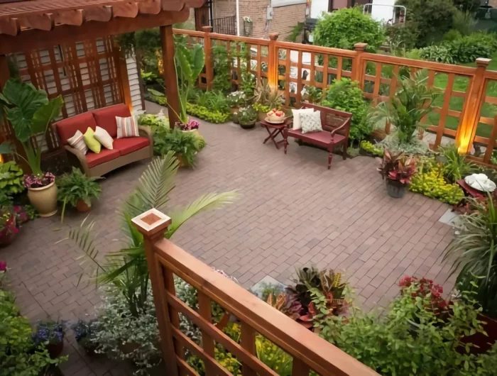 quelle plante pour balcon toute l'année terasse spacieuse pleine de vegetation